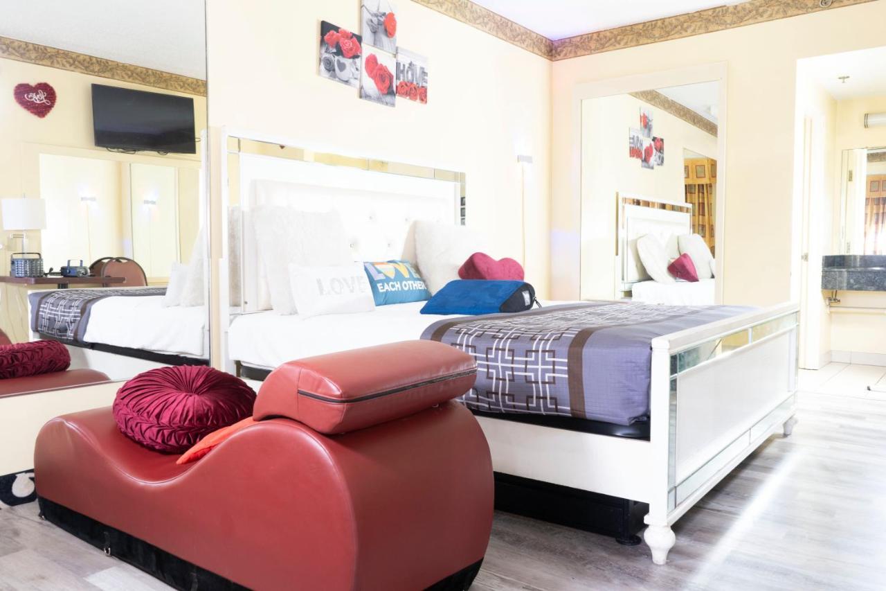 Luxe Romantic Suites Dolton Eksteriør billede