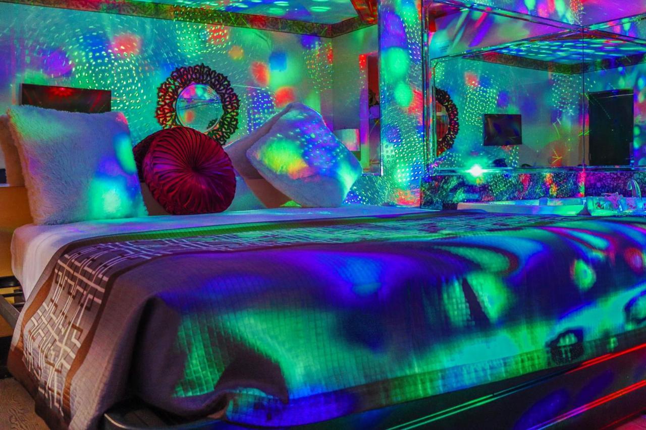 Luxe Romantic Suites Dolton Eksteriør billede