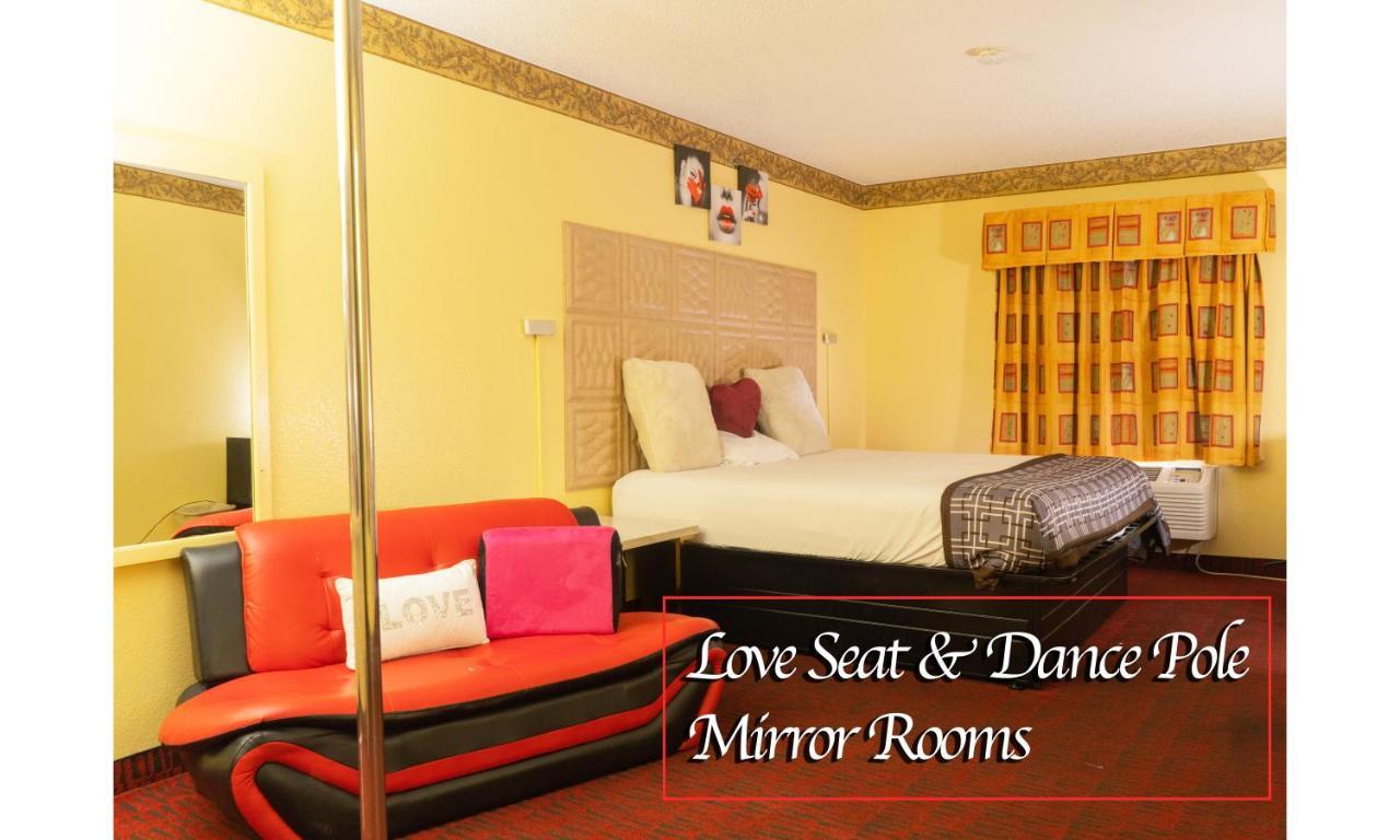 Luxe Romantic Suites Dolton Eksteriør billede